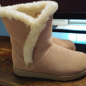 Women's Daniah suede winter boots. Blush color